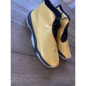 NIKE AIR JORDAN Future GG Metallic Gold Coin Black SZ 6Y 685251-990